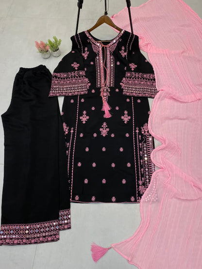 Kaala Phool Kurta Set