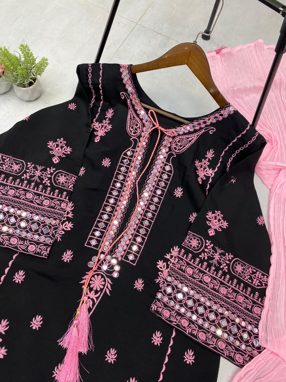 Kaala Phool Kurta Set