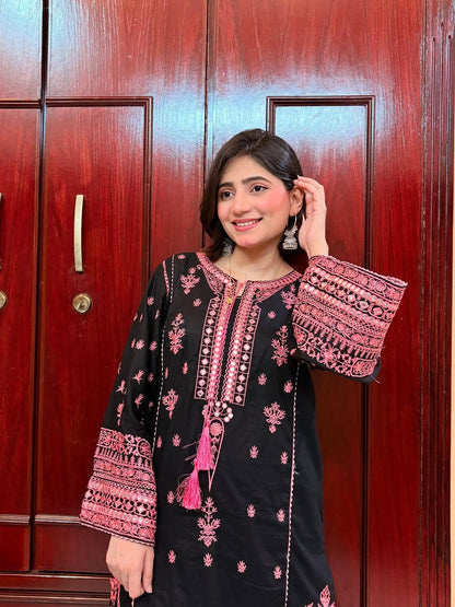 Kaala Phool Kurta Set