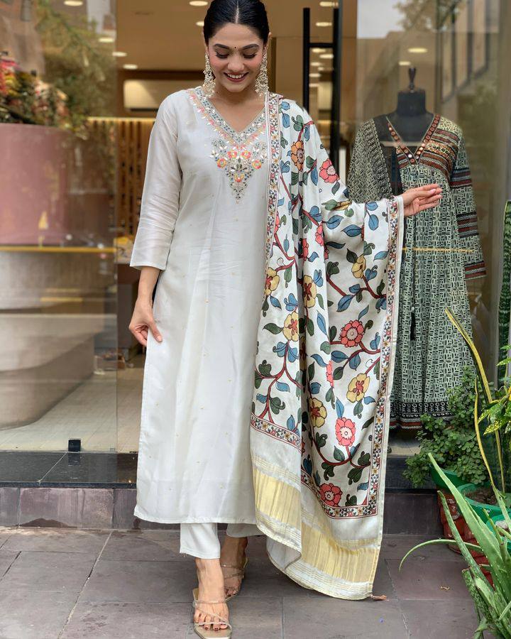 Ivory Charm Kurti Set