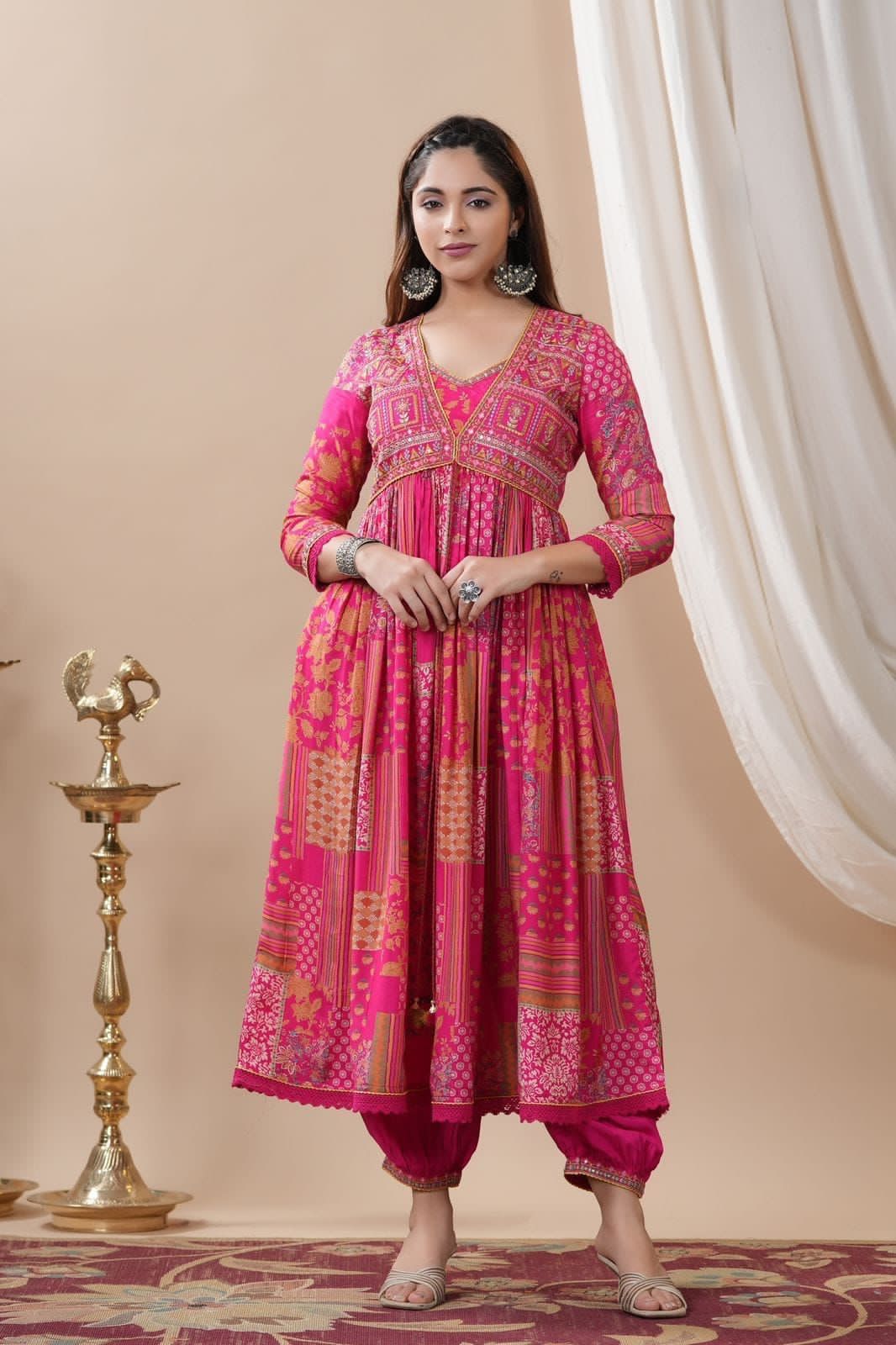 Vedika Kurti Set