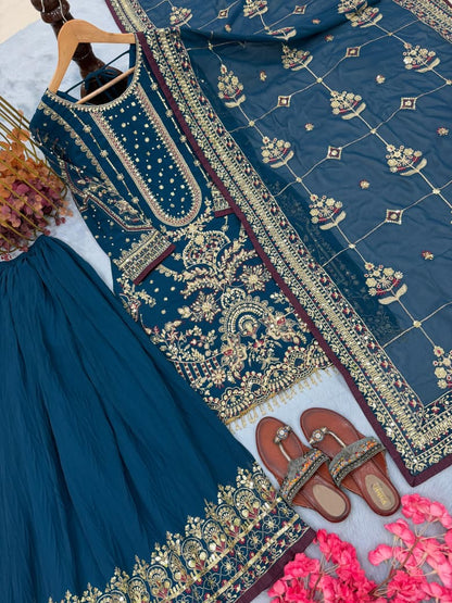 Shaahi Andaaz Sharara Set